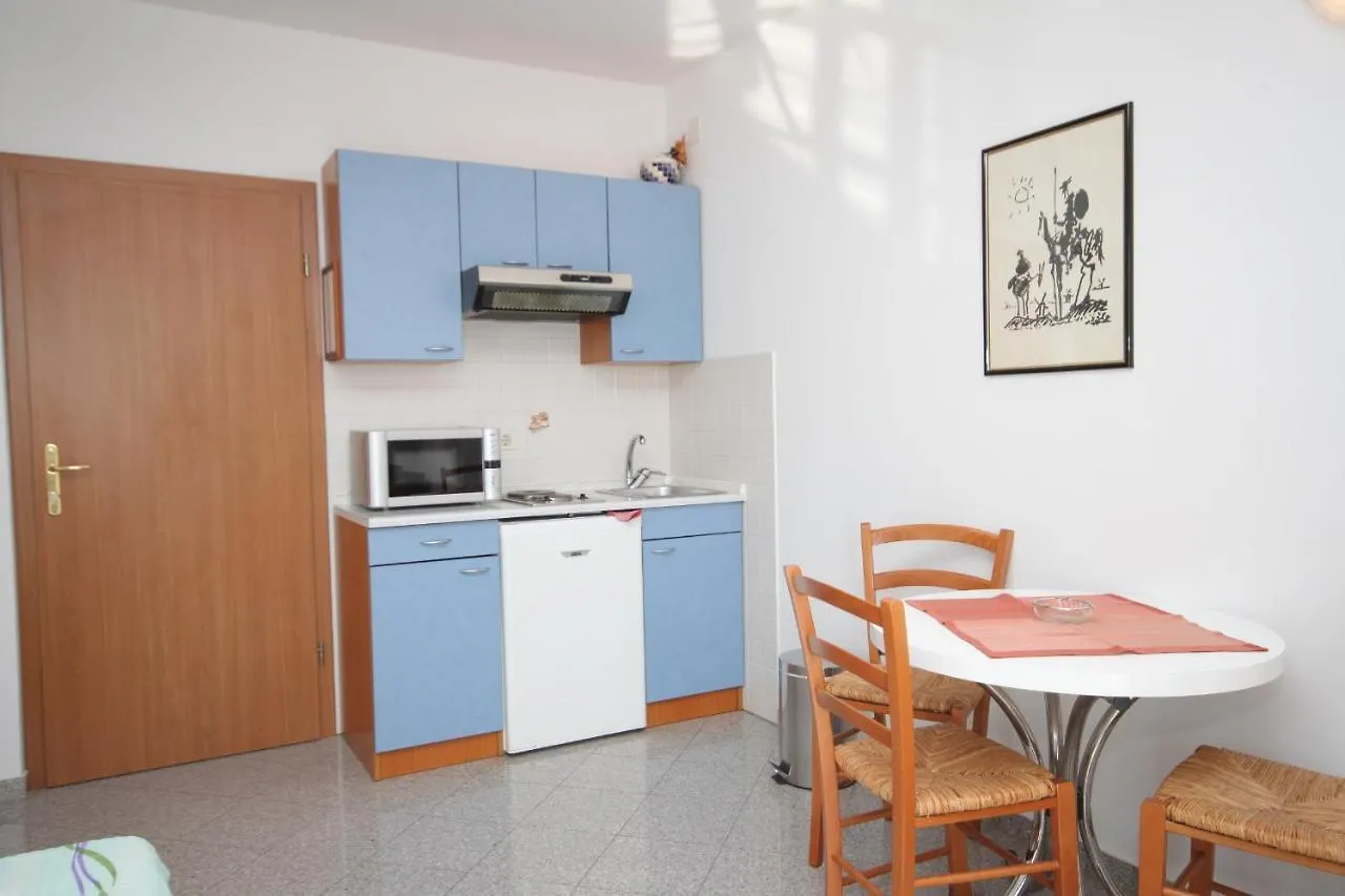 Apartments By The Sea Medveja, Opatija - 3430 Medveja